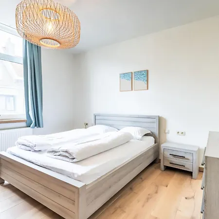 Lili's With Terrace By Interhome *